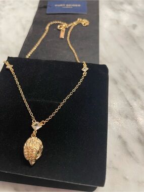 Kurt Geiger Gold Philadelphia Eagle with green stone eyes. Pendant Necklace